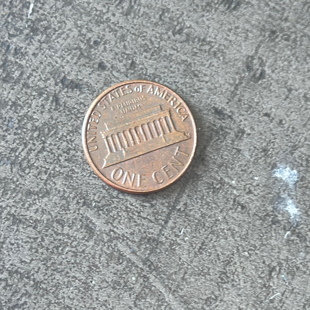 1976 D Lincoln Penny - Picture 3 of 3